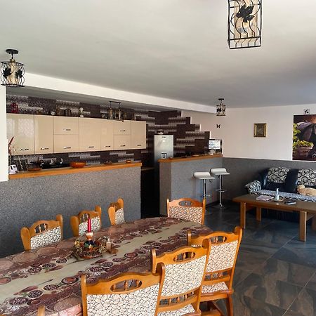 큼홀룸그몰도베네스크 Casa Raraului 빌라 외부 사진