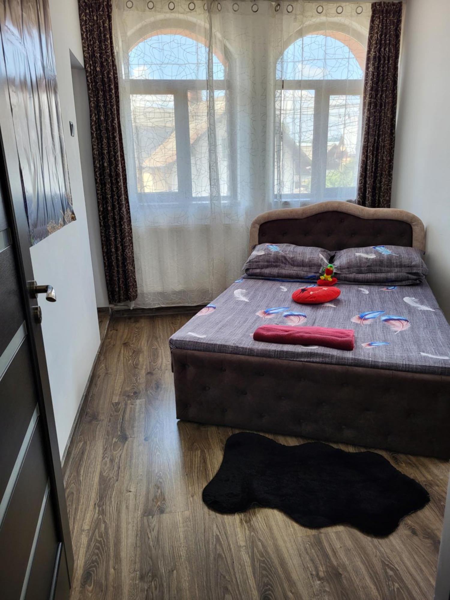 큼홀룸그몰도베네스크 Casa Raraului 빌라 외부 사진